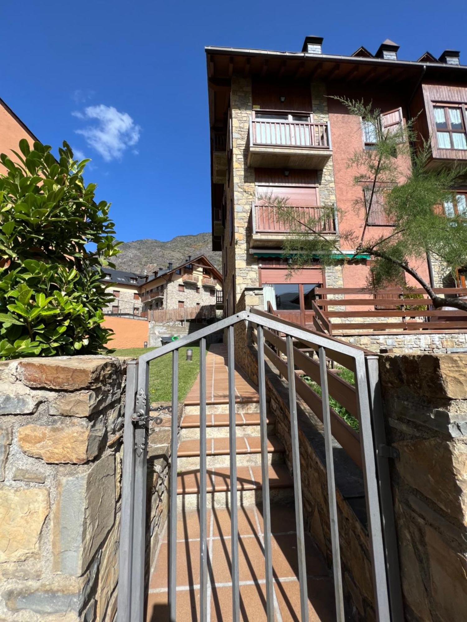 El Duplex De Espot - L'Amfitriona Apartment Bagian luar foto
